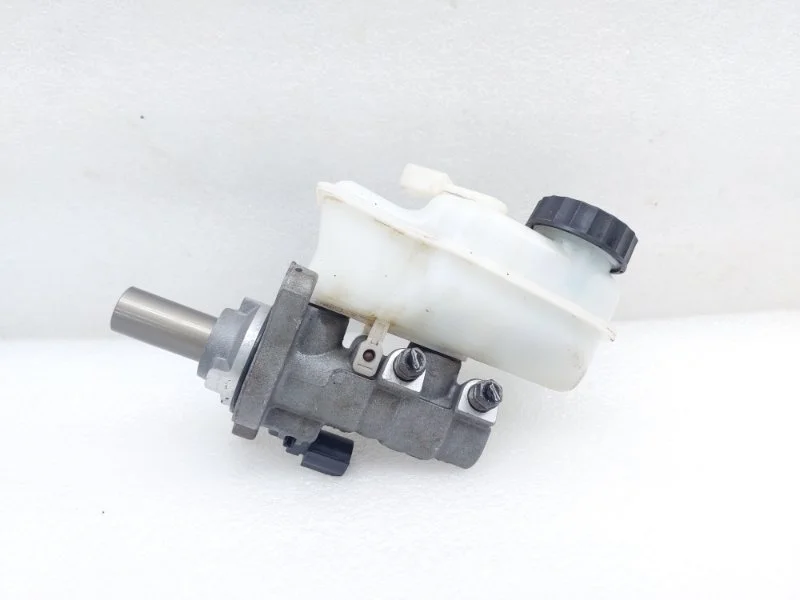 Главный тормозной цилиндр Skoda Rapid 2021 NK6