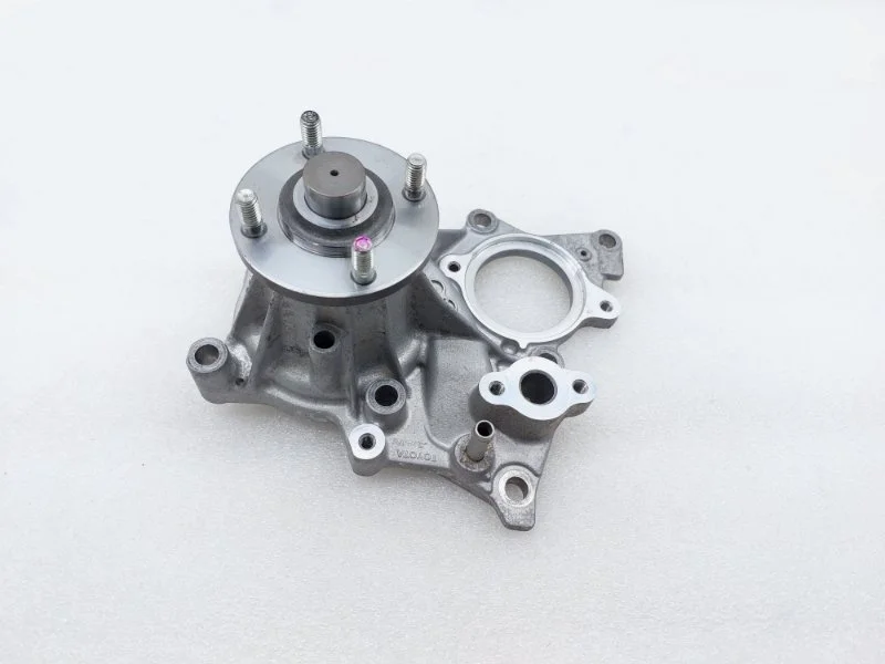 Насос водяной \ помпа Toyota Land Cruiser Prado 2022 J150