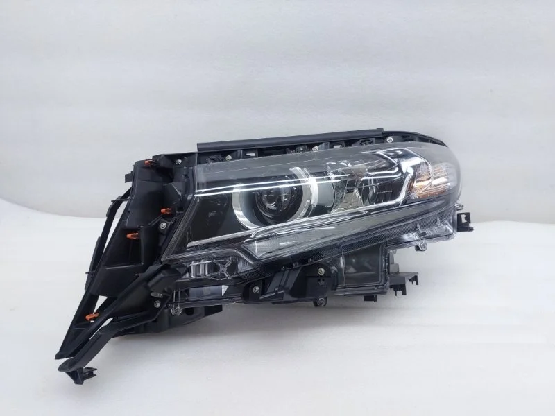 Фара Toyota Land Cruiser Prado 2022 J150