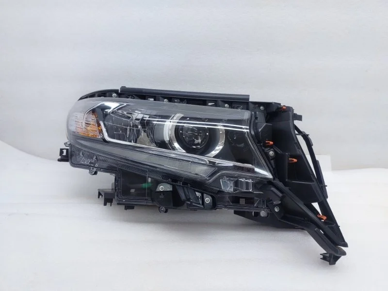 Фара Toyota Land Cruiser Prado 2022 J150