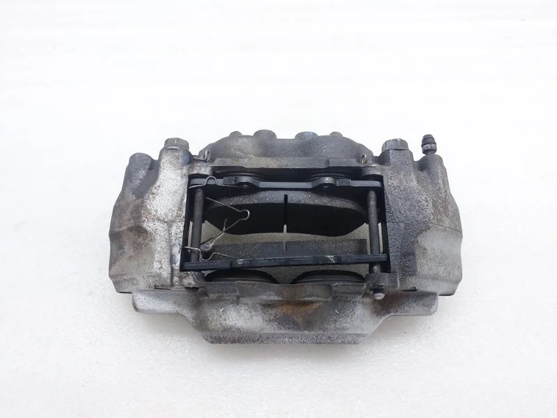 Суппорт тормозной Mitsubishi Pajero 2017 V93W