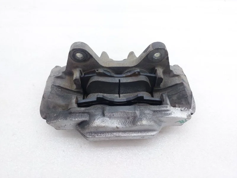 Суппорт тормозной Mitsubishi Pajero 2017 V93W