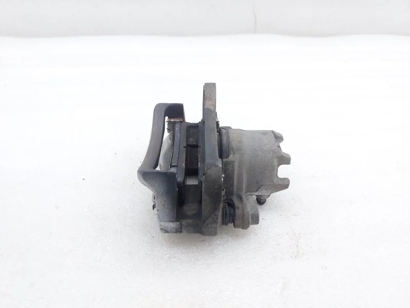 Суппорт тормозной Mitsubishi Pajero 2017 V93W