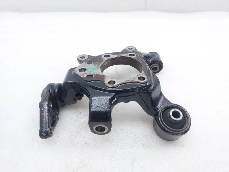 Кулак поворотный Mitsubishi Pajero 2017 V93W