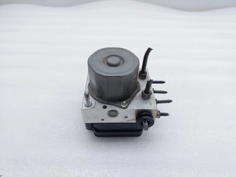 Блок abs (насос) Toyota Camry 2017 55