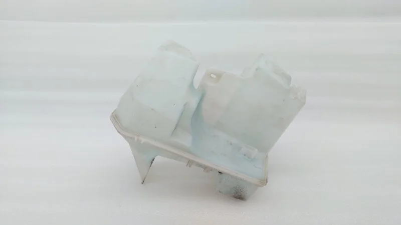 Бачок омывателя Volkswagen Transporter Caravelle 2011 T5