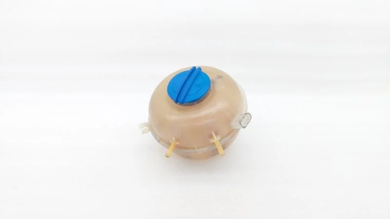 Бачок расширительный Volkswagen Transporter Caravelle 2011 T5