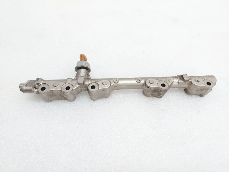 Топливная рампа Nissan Qashqai 2014 J11