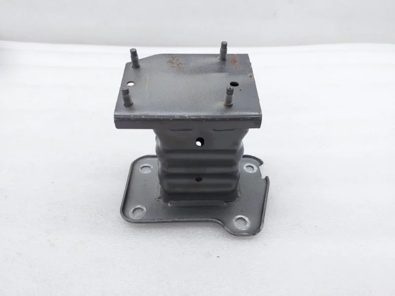 Кронштейн усилителя бампера Nissan Qashqai 2014 J11