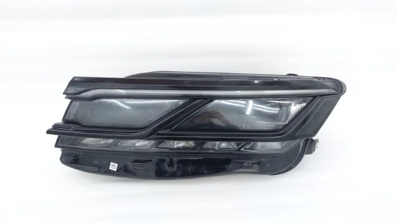 Фара Volkswagen Touareg 2021 CR7