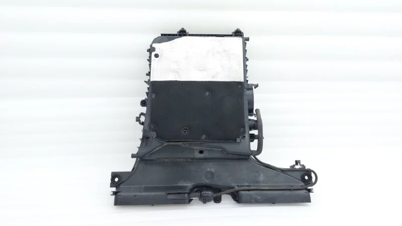 Корпус воздушного фильтра Volkswagen Touareg 2021 CR7