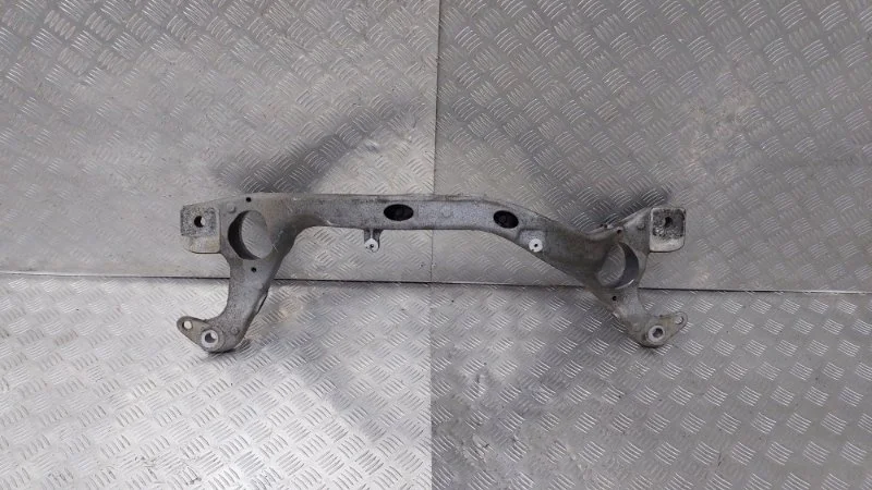 Кронштейн опоры двигателя Volkswagen Touareg 2014 NF