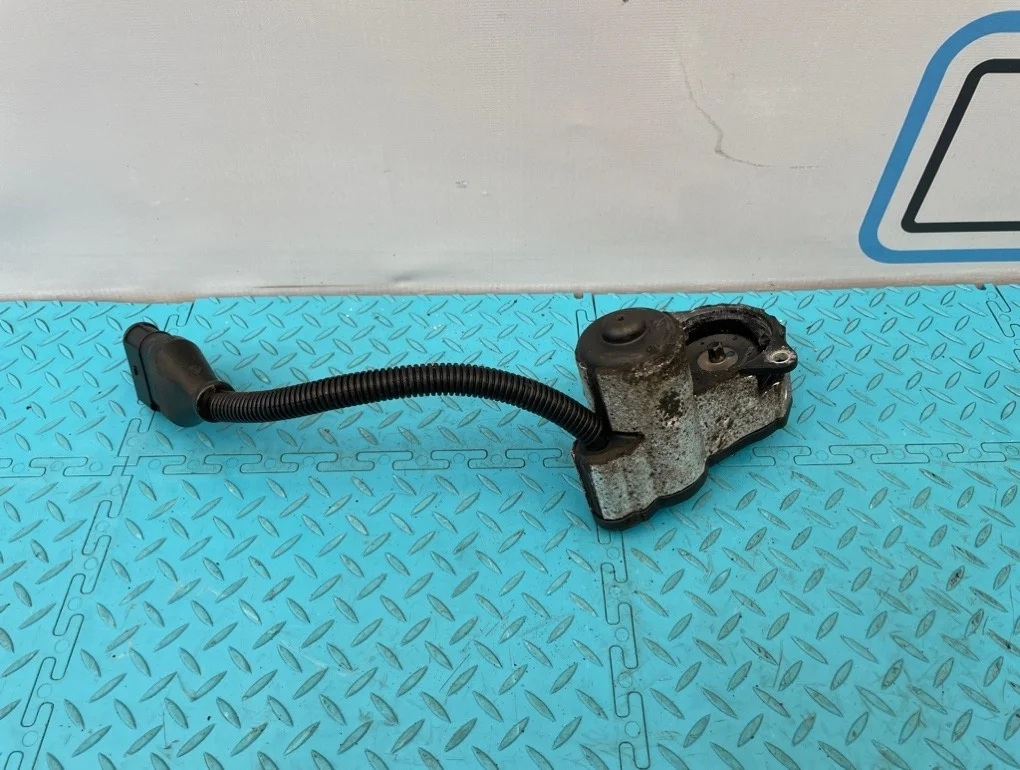 Моторчик ручника Audi A8 2005 4E0998281B D3 BFM 4.2