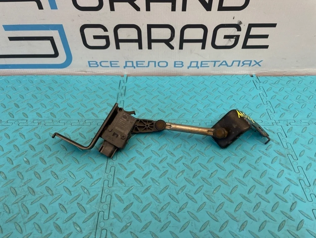 Датчик положения кузова Nissan X-Trail 2014 538204BA0A T32 MR20DD 2.0, задний