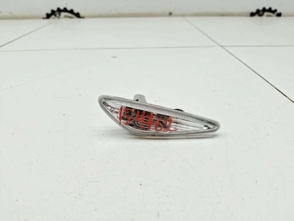 Повторитель на крыло левый Mazda 6 2009 GH