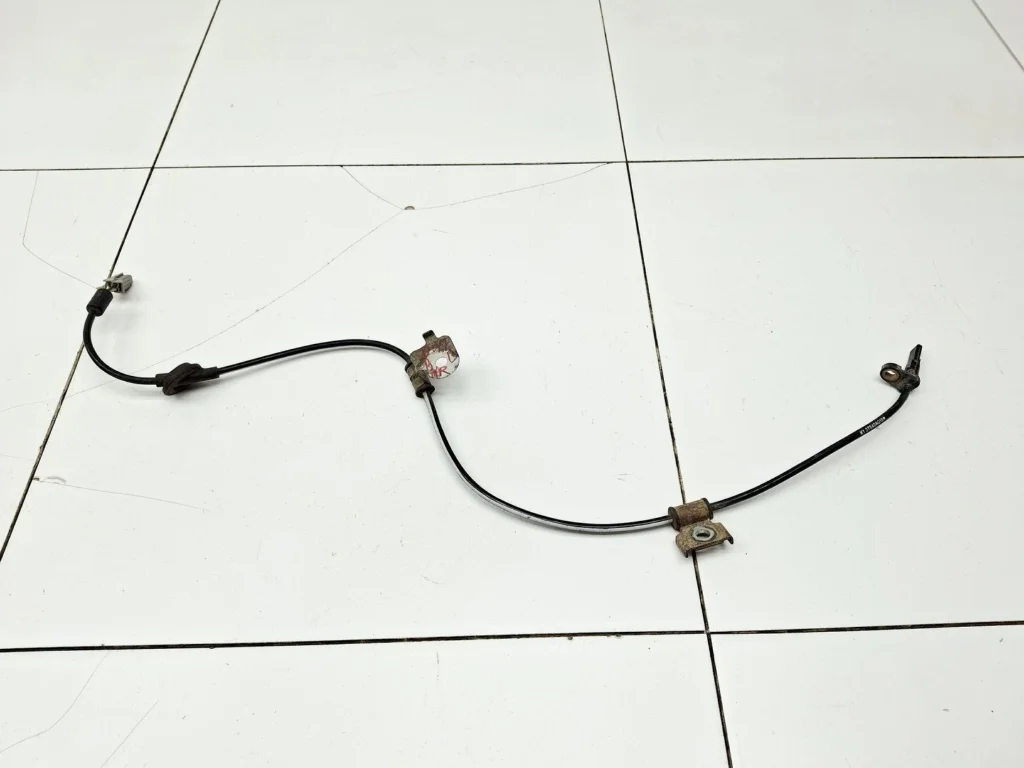 Датчик abs передний правый Subaru Outback B13, BP