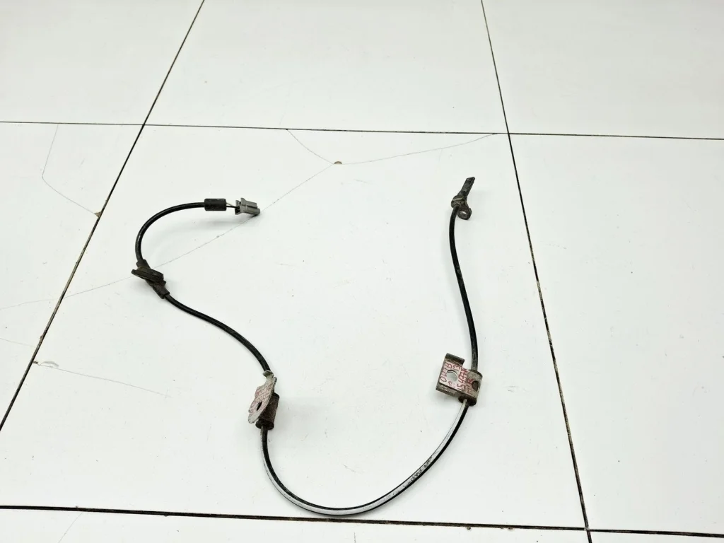 Датчик abs передний правый Subaru Outback B13, BP