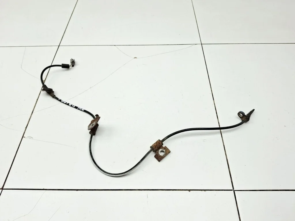 Датчик abs передний правый Subaru Outback B13, BP