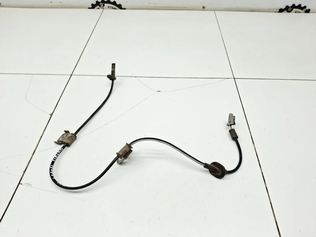 Датчик abs передний правый Subaru Outback B13, BP