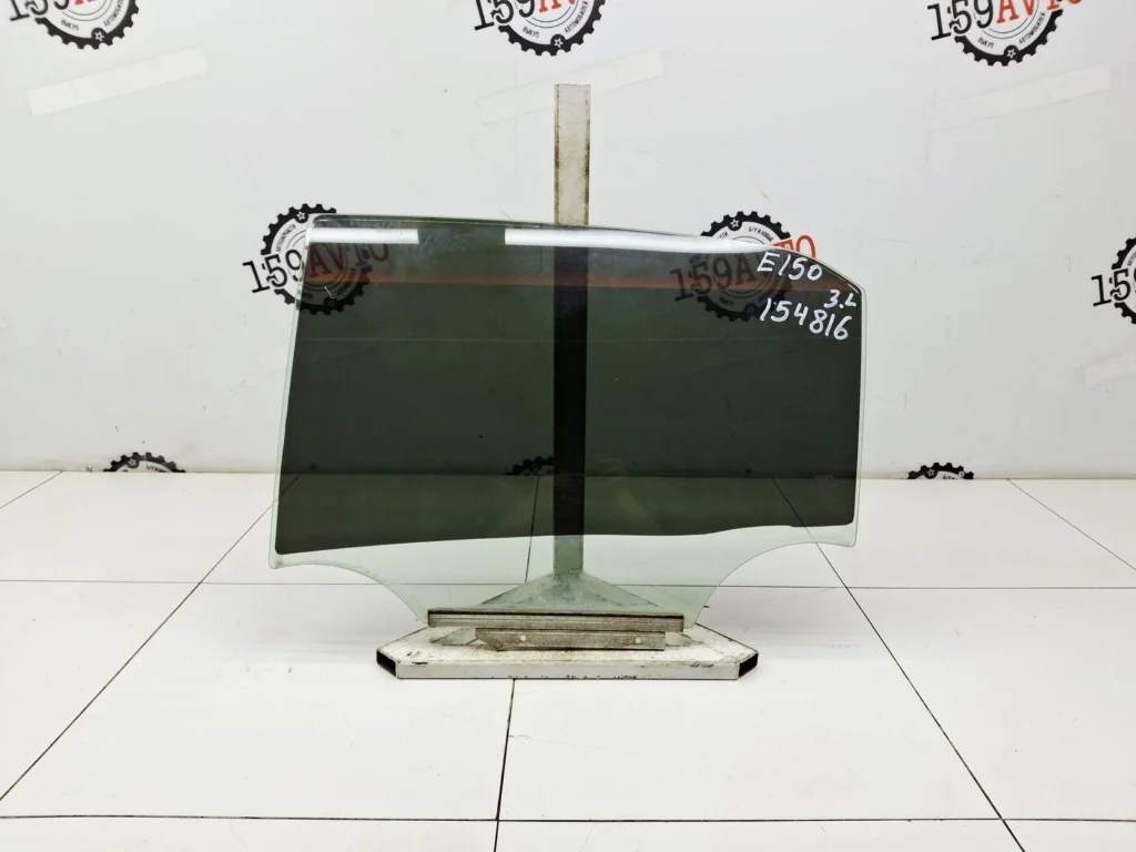 Стекло двери задней левой Toyota Corolla 2008 E150