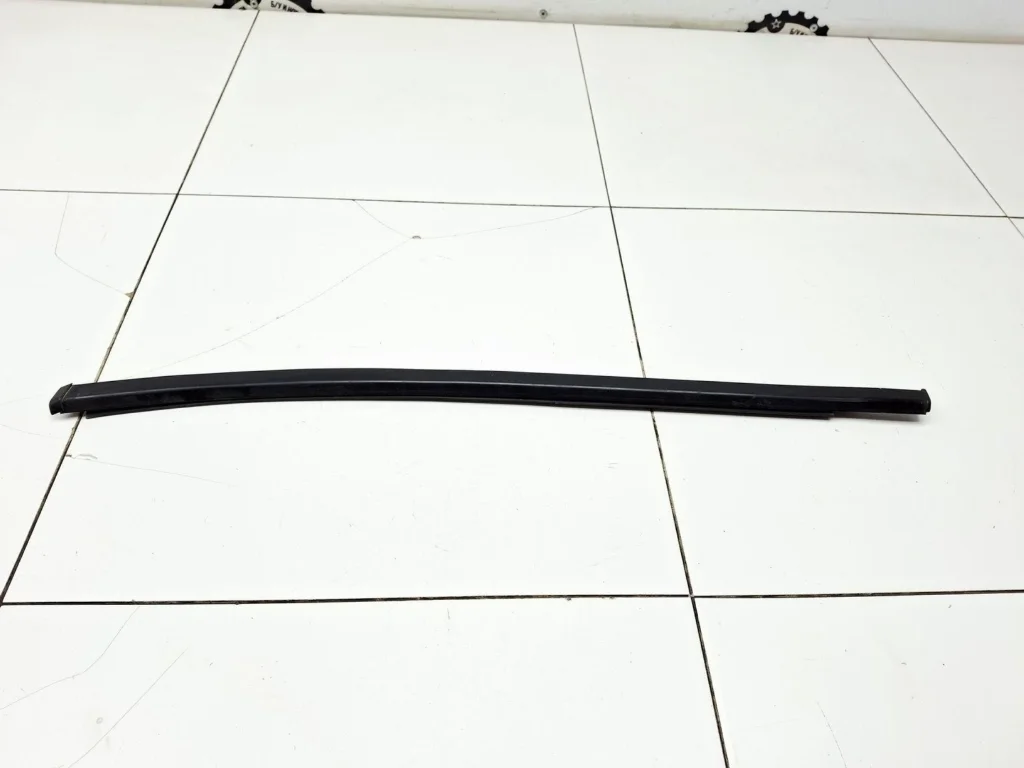 Накладка стекла заднего левого Mitsubishi L200 2012 KA, KB