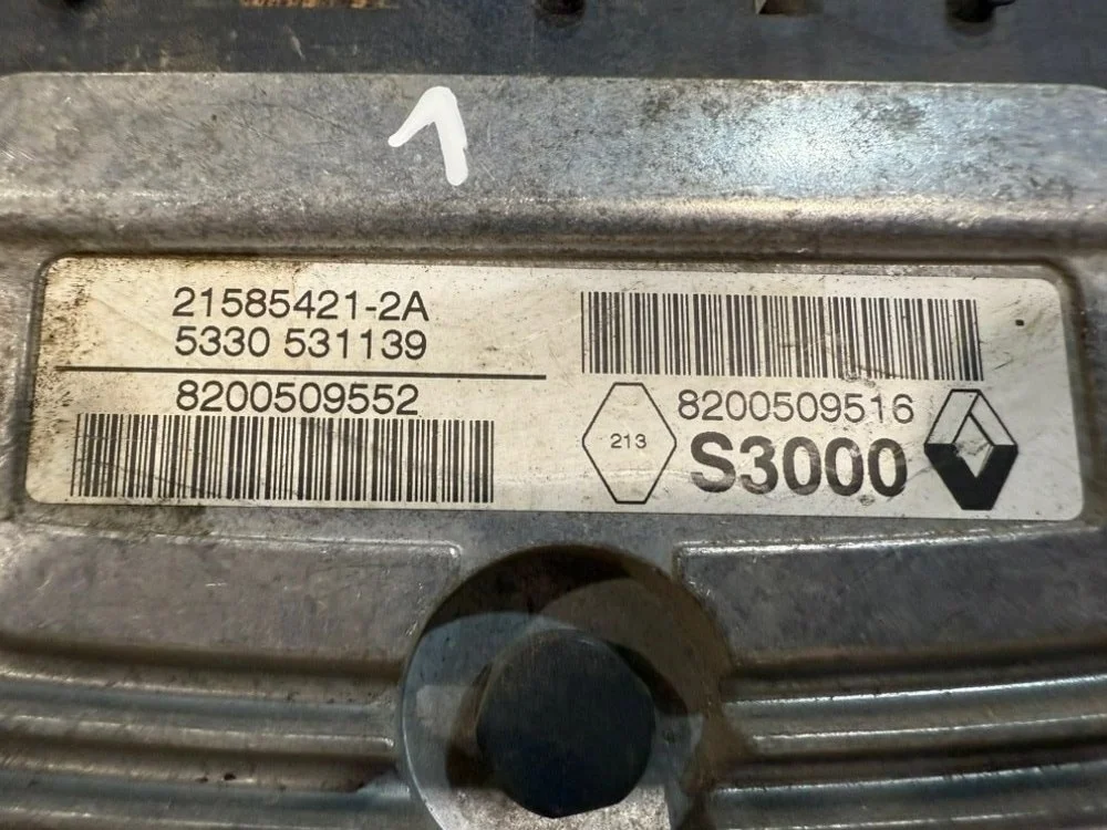 Блок управления двс Renault Megane 2007 8200509552