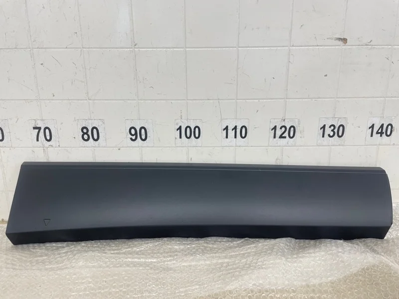 НАКЛАДКА ДВЕРИ Renault Arkana 2019 2020 2021 2022 2023 2024 828761923R, задняя правая