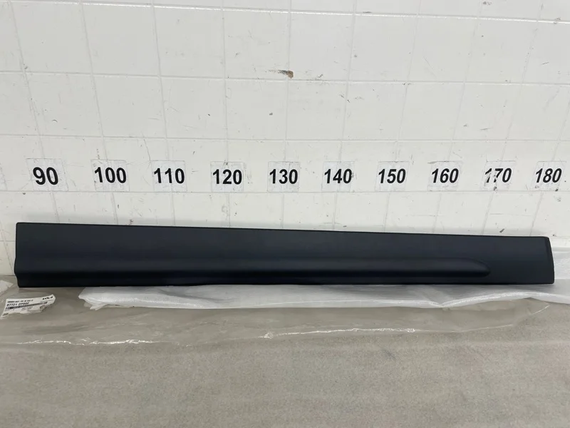 НАКЛАДКА ДВЕРИ Kia Sorento 2 2009 2010 2011 2012 2013 2014 2015 2016 2017 2018 2019 877212P000 XM, передняя левая