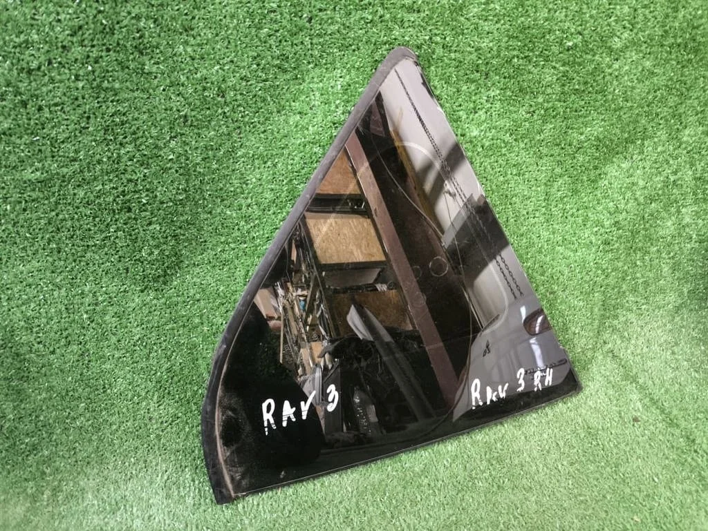 Б.у. стекло багажника TOYOTA RAV4 ACA30 TOYOTA RAV4 ACA30