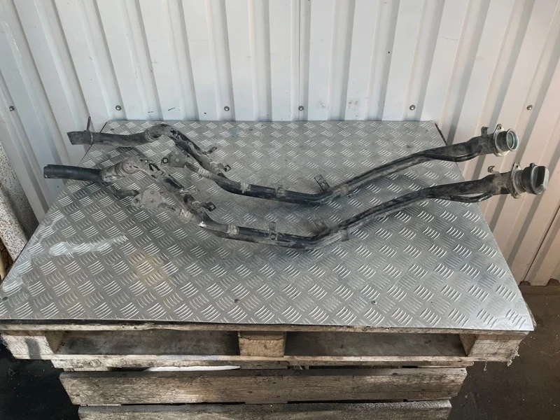 Горловина топливного бака Mitsubishi Pajero 1999-2006 MR959776 V6#W