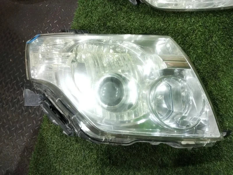 Фара ксеноновая MITSUBISHI PAJERO 2006-2020 8301C158 V8#W, передняя правая