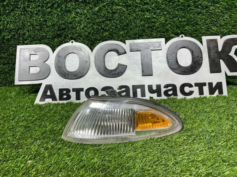 Габарит Toyota Sprinter Marino 1992-1998 8162012551 AE100, передний левый