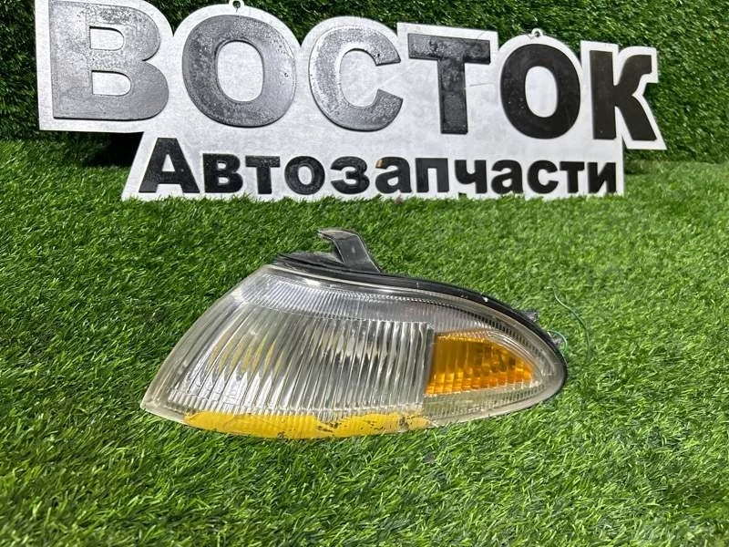 Габарит Toyota Sprinter Marino 1992-1998 8162012551 AE100, передний левый