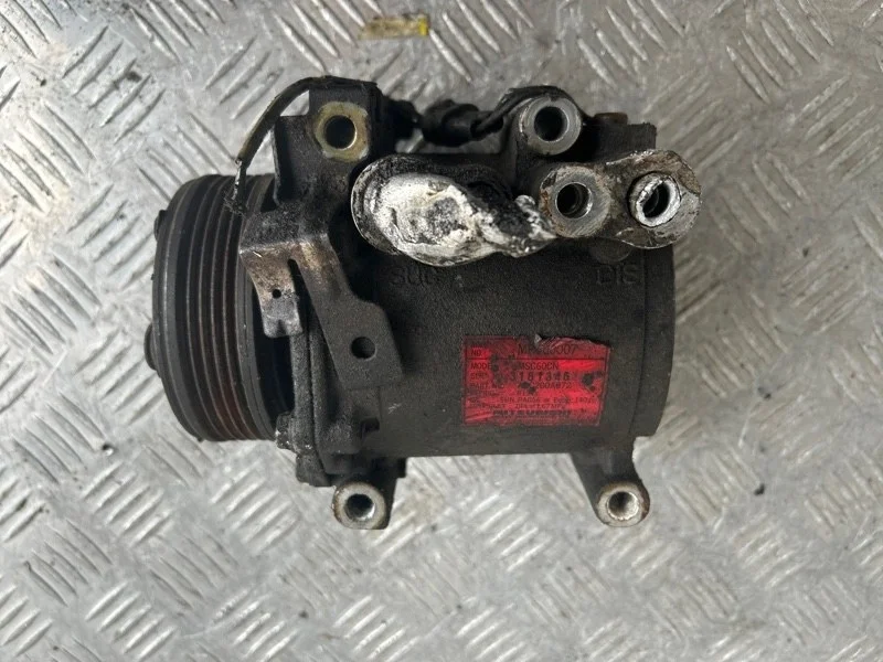 Компрессор кондиционера Mitsubishi Carisma 1995-2005 MR500007 DA 4G92
