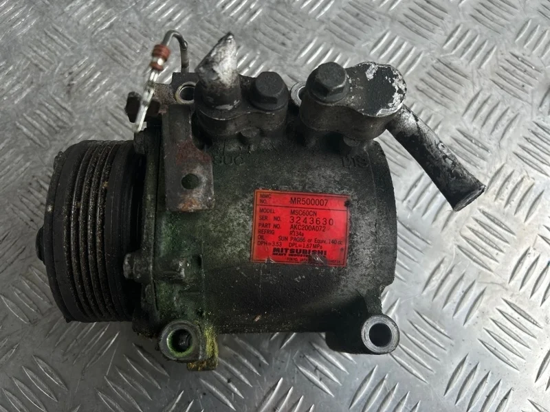 Компрессор кондиционера Mitsubishi Carisma 1995-2005 MR500007 DA 4G93