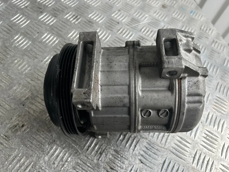 Компрессор кондиционера INFINITI M35 2004-2010 92600EG000 Y50 VQ35DE