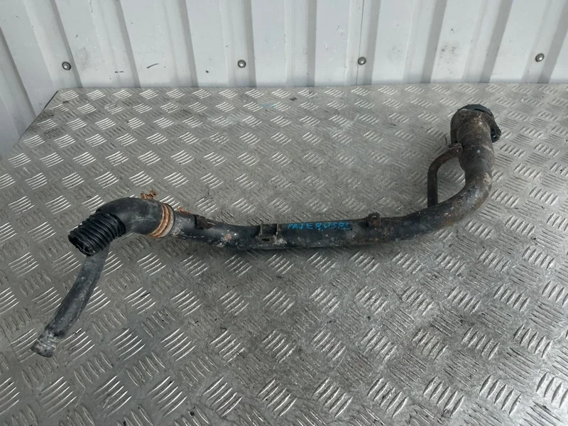 Горловина топливного бака MITSUBISHI PAJERO SPORT 1996-2008 MR135539 K9#W