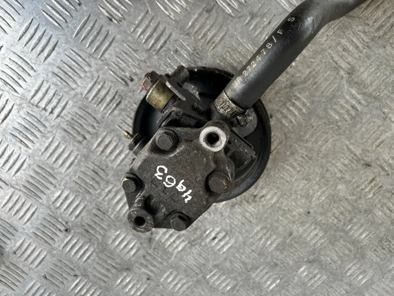 Насос гур Mitsubishi Carisma 1995-2005 MR910913 DA 4G92