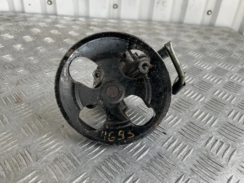 Насос гур Mitsubishi Carisma 1995-2005 MR910913 DA 4G93