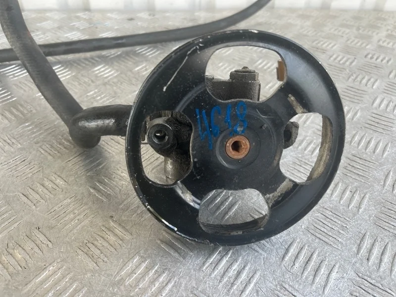 Насос гур Mitsubishi Lancer 2000-2010 MN184075 CS 4G18