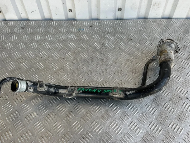 Горловина топливного бака Mitsubishi Pajero Sport 1996-2008 MR512421 K9#W