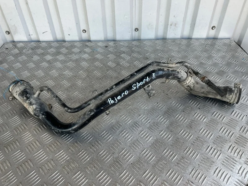 Горловина топливного бака Mitsubishi Pajero Sport 1996-2008 MR512421 K9#W