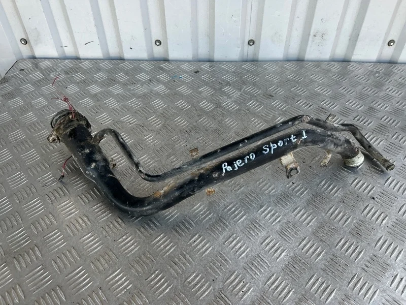 Горловина топливного бака Mitsubishi Pajero Sport 1996-2008 MR135539 K9#W