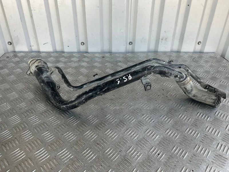 Горловина топливного бака Mitsubishi Pajero Sport 1996-2008 MR135539 K9#W