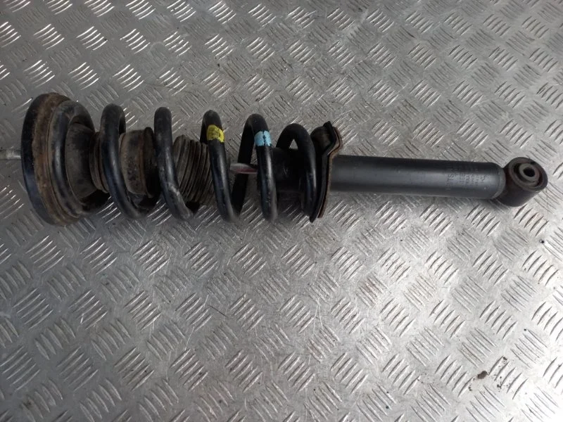 Стойка подвески Mitsubishi Pajero 4 2012 4062A024 V9#W, передняя