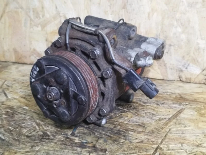 Компрессор кондиционера Mitsubishi Space Star 1998-2005 MR500007 4G93