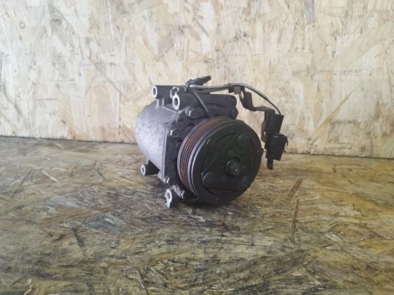 Компрессор кондиционера Mitsubishi Lancer 2000-2010 MR500007 CS3 4G18