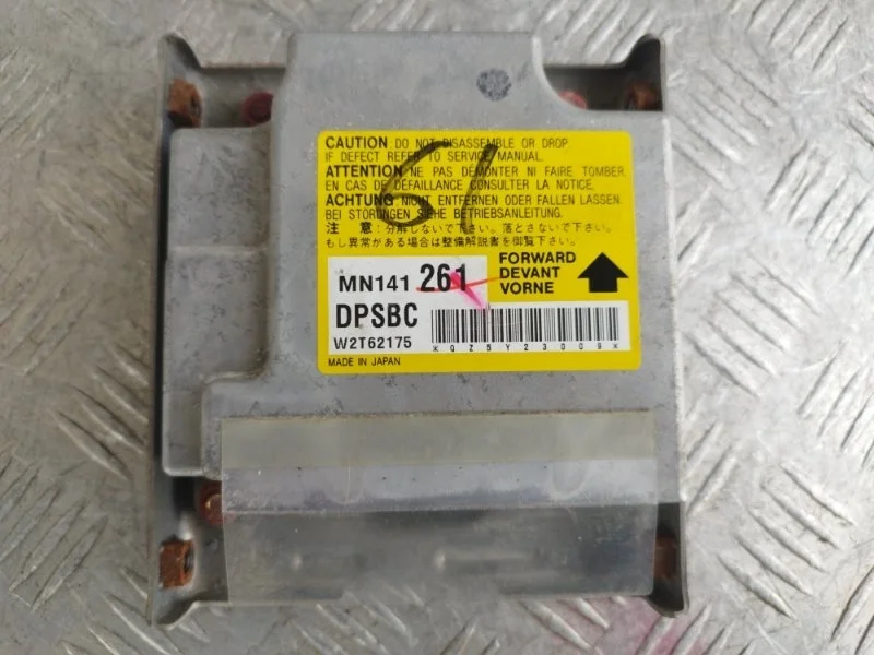 Блок управления SRS Mitsubishi Lancer 2000-2010 MN141261 CS5W 4G18