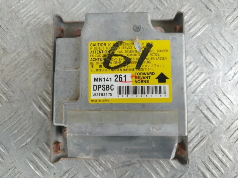 Блок управления SRS Mitsubishi Lancer 2000-2010 MN141261 CS5W 4G18