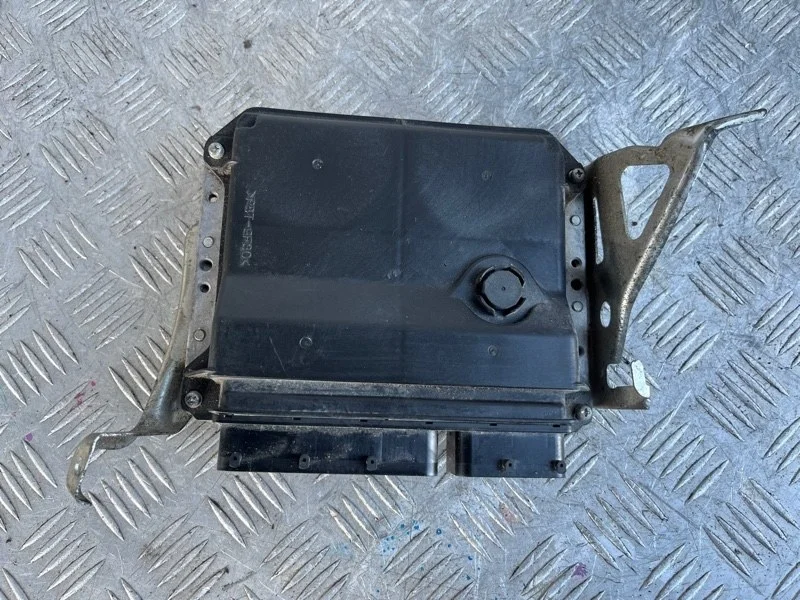 Блок управления двигателем TOYOTA AURIS 2006-2012 8966102E51 ZRE151 1ZR-FE